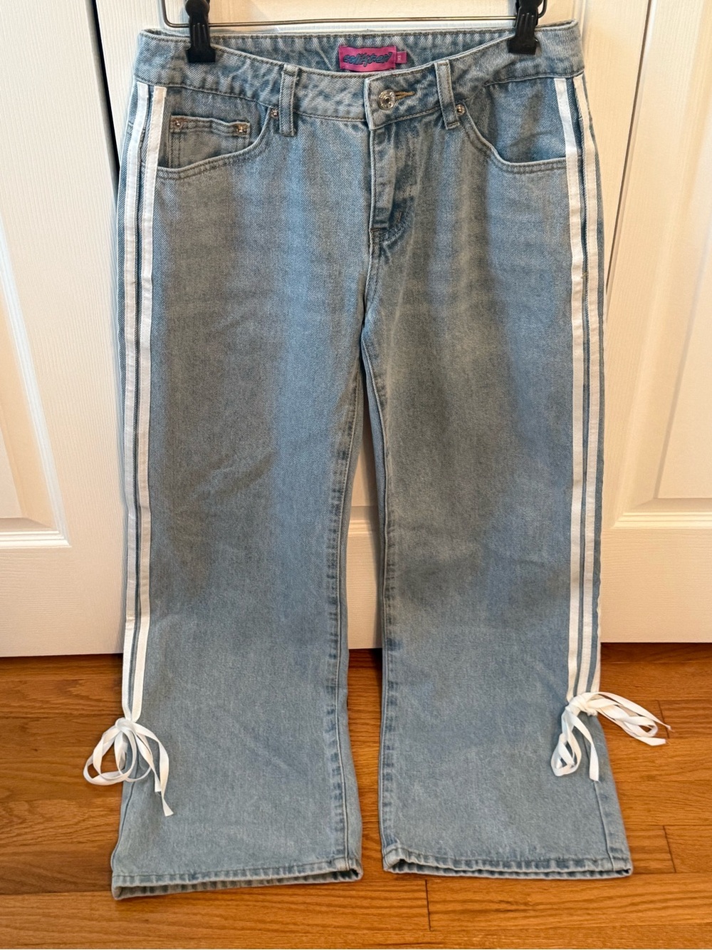 Edikted Washed Low Rise Ribbon Jeans in Light Blue - Picture 2 of 4